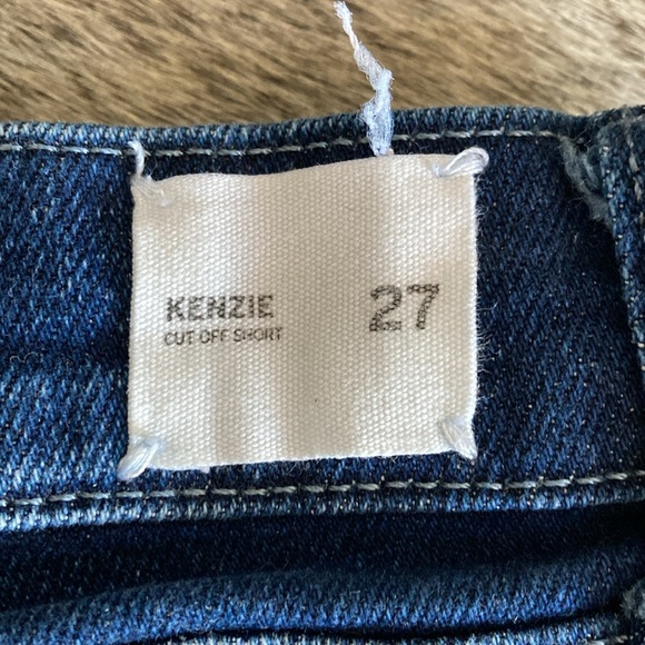 HUDSON Kenzie Cut Off Low Rise Jean Shorts - Picture 3 of 8